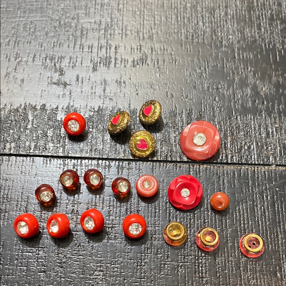 Assorted Red and Coral Vintage Buttons!